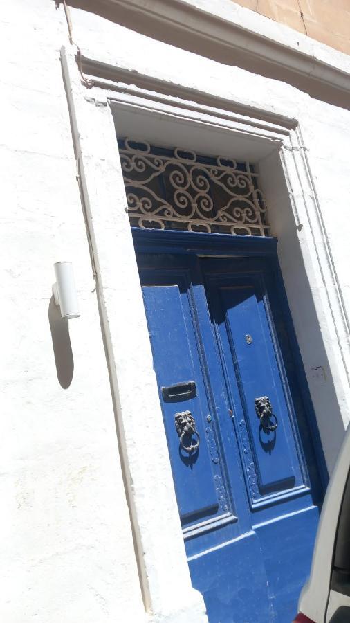 Villa Door Nine -Townhouse With Harbour Views à Il-Furjana Extérieur photo