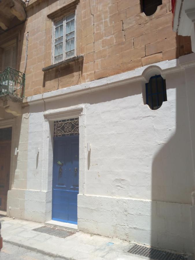 Villa Door Nine -Townhouse With Harbour Views à Il-Furjana Extérieur photo